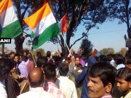 Congress beats Bjp in Madhya Pradesh Raghogarh nagar palika elections won 20 of the 24 wards | बीजेपी के गढ़ मध्यप्रदेश में कांग्रेस ने दी करारी मात, 24 में से 20 वॉर्ड पर कब्जा