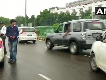 Delhi: RSS Chief Mohan Bhagwat leaves from AIIMS where Arun Jaitley is admitted | RSS चीफ मोहन भागवत अरुण जेटली को देखने एम्स पहुंचे, पूर्व वित्त मंत्री जीवन रक्षक प्रणाली पर