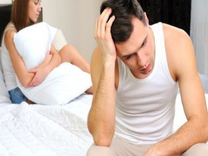 Sleep deprivation can lead to erectile dysfunction | नींद की कमी से पुरुषों की सेक्स लाइफ पर पड़ सकता है ये बुरा असर
