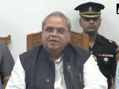 Article 370: Malik said, do you not want people to become leaders, I have gone to jail 30 times, people who go to jail, they become leaders | अनुच्छेद 370ः मलिक ने कहा, क्या आप नहीं चाहते हैं लोग नेता बनें, मैं 30 बार जेल गया हूं, जो लोग जेल जाते हैं, वे नेता बनते हैं Article 370: Malik said, do you not want people to become leaders, I have gone to jail 30 times, people who go to jail, they become leaders | अनुच्छेद 370ः मलिक ने कहा, क्या आप नहीं चाहते हैं लोग नेता बनें, मैं 30 बार जेल गया हूं, जो लोग जेल जाते हैं, वे नेता बनते हैं