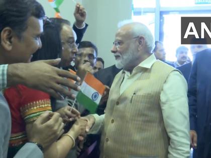 Prime Minister Narendra Modi arrives at Vladivostok International Airport, for his 3-day visit to Russia. | पीएम मोदी 2 दिवसीय दौरे पर रूस पहुंचे, व्लादिवोस्तोक पहुंचने पर गार्ड ऑफ ऑनर दिया गया