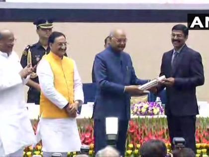 Vivek with knowledge necessary, students can learn to save water drop by drop: Guru: President Kovind | ज्ञान के साथ विवेक जरूरी, छात्र को बूंद-बूंद पानी बचाने की सीख दे सकते हैं गुरुः राष्ट्रपति कोविंद Vivek with knowledge necessary, students can learn to save water drop by drop: Guru: President Kovind | ज्ञान के साथ विवेक जरूरी, छात्र को बूंद-बूंद पानी बचाने की सीख दे सकते हैं गुरुः राष्ट्रपति कोविंद