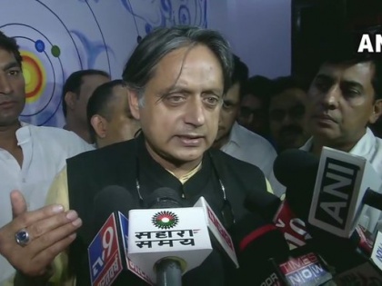 We are in opposition, can criticize the government but outside India, we are one, we will not give even an inch of land to Pakistan: Tharoor | भारत के बाहर, हम एक हैं, पाकिस्तान को एक इंच भी जमीन नहीं देंगेः थरूर