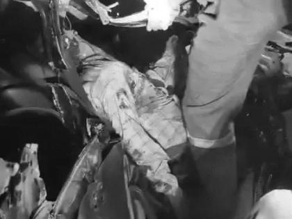 Uttar Pradesh Mourning Dhanteras in Bareilly, Amethi and Etah, 7 dead and 12 injured Eeco van completely destroyed several passengers trapped inside | बरेली, अमेठी और एटा में धनतेरस पर मातम, 7 की मौत और 12 घायल, ईको वैन के परखच्चे उड़े और कई यात्री वैन के अंदर फंसे