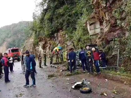 Cheetah helicopter of Indian Army crashes in Bhutan, 2 pilots martyred | भारतीय सेना को झटका, चीता हेलिकॉप्टर भूटान में क्रैश, 2 पायलट शहीद