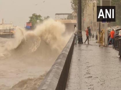 Effect Cyclone Biperjoy started appearing Mumbai strong waves rising in sea alert issued Maharashtra Gujarat | मुंबई में चक्रवात बिपरजॉय का दिखने लगा असर, समुद्र में उठ रही है तेज लहरें, महाराष्ट्र और गुजरात में अलर्ट जारी