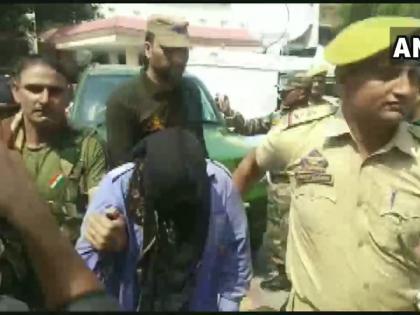 Three Hizbul militants arrested for murder of BJP, RSS leaders in J&K’s Kishtwar | जम्मू कश्मीरः हिजबुल मुजाहिदीन के तीन आतंकी गिरफ्तार, बीजेपी और आरएसएस नेता की हत्या है आरोप Three Hizbul militants arrested for murder of BJP, RSS leaders in J&K’s Kishtwar | जम्मू कश्मीरः हिजबुल मुजाहिदीन के तीन आतंकी गिरफ्तार, बीजेपी और आरएसएस नेता की हत्या है आरोप