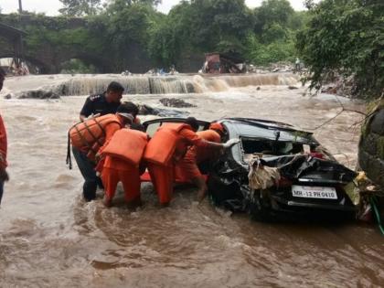 heavy rain in pune maharashtra, many people death and school and colleges are closed for today | महाराष्ट्र: पुणे में भारी बारिश ने मचाई तबाही, अब तक 7 लोगों की मौत, सभी स्कूल और कॉलेज बंद heavy rain in pune maharashtra, many people death and school and colleges are closed for today | महाराष्ट्र: पुणे में भारी बारिश ने मचाई तबाही, अब तक 7 लोगों की मौत, सभी स्कूल और कॉलेज बंद