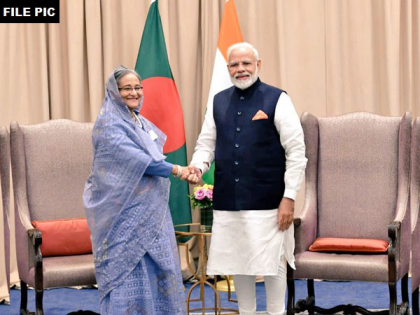Sheikh Hasina expresses concern over NRC, raises issue of illegal Bangladeshis | शेख हसीना ने NRC पर अपनी चिंता रखी, अवैध बांग्लादेशियों का मुद्दा उठाया