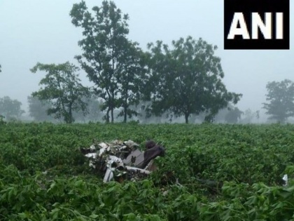 Pilot killed in trainer aircraft crash at Sultanpur village in Vikarabad district | तेलंगाना: विकाराबाद जिले में ट्रेनर प्लेन हुआ क्रैश, दो पायलटों की मौत