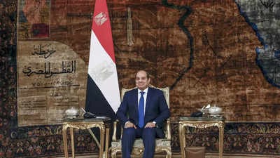 Egypt's President Abdel Fattah al-Sisi sworn in third term Arab world's most populous country | Egypt's President: अब्देल फतह अल-सिसी ने शपथ ली, 2030 तक राष्ट्रपति बने रहना तय