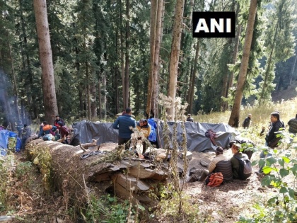 Police busted a drug racket arrested 31 people in Kullu district himachal pradesh | हिमाचल प्रदेश: कुल्लू में ड्रग तस्करों का भंडाफोड़, 12 नेपाली नागरिक समेत 31 लोग गिरफ्तार
