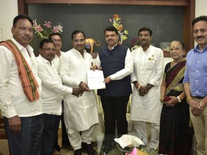 Maharashtra: Independent MLA from Chandrapur Assembly Constituency Kishor Jorgewar met Chief Minister Devendra Fadnavis and extended his support to Bharatiya Janata Party (BJP), | महाराष्ट्र: निर्दलीय विधायक किशोर जोर्गेवार ने दिया BJP को समर्थन, जल्द शपथ ले सकते हैं देवेंद्र फड़नवीस