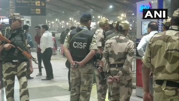 Panic At Delhi Airport After Suspicious Bag Found At Terminal 3 | दिल्ली हवाई अड्डे पर मिला संदिग्ध बैग, टर्मिनल 3 पर मची अफरा-तफरी