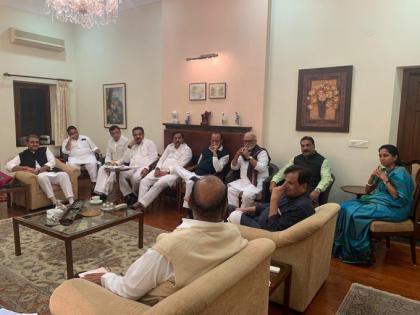 Congress leader arrives at Sharad Pawar's residence, will discuss government formation in Maharashtra | शरद पवार के निवास 6 जनपथ पर कांग्रेस-राकांपा नेताओं की बैठक जारी, महाराष्ट्र में सरकार बनाने पर करेंगे चर्चा