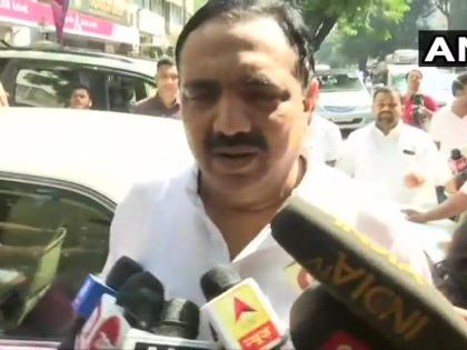 Nationalist Congress Party (NCP) leaders went to the Governor's House today, met the officials of the Raj Bhavan and submitted a list of their present legislative party | महाराष्ट्र सत्ता संग्राम: NCP नेता जयंत पाटिल राज्यपाल से मिले, सौंपी एनसीपी विधायकों की लिस्ट Nationalist Congress Party (NCP) leaders went to the Governor's House today, met the officials of the Raj Bhavan and submitted a list of their present legislative party | महाराष्ट्र सत्ता संग्राम: NCP नेता जयंत पाटिल राज्यपाल से मिले, सौंपी एनसीपी विधायकों की लिस्ट