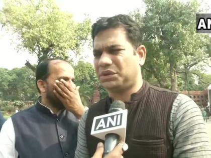 Congress accuses, two women MPs in Parliament shudder, demand action on marshals | कांग्रेस का आरोप, संसद में दो महिला सांसदों के साथ धक्कामुक्की, मार्शलों पर कार्रवाई की मांग Congress accuses, two women MPs in Parliament shudder, demand action on marshals | कांग्रेस का आरोप, संसद में दो महिला सांसदों के साथ धक्कामुक्की, मार्शलों पर कार्रवाई की मांग