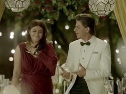 Shah Rukh Khan is interested to know about Ekta Kapoor's life | एकता कपूर ने शाहरुख खान को शर्माते हुए कहा - आई लव यू सर, वीडियो शेयर करने के बाद किया डिलीट