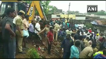 Tamil Nadu ravaged by heavy rains, 17 houses, including 10 women and two children, died after several houses collapsed | तमिलनाडु भारी बारिश से बेहाल, कई मकान गिरने से 10 महिलाओं और दो बच्चों सहित 17 लोगों की मौत