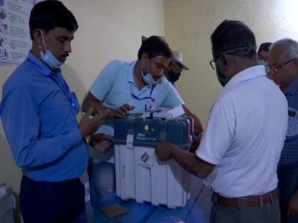 Bengal elections: sporadic incidents of violence, 79.79 percent voting till 5 pm | पश्चिम बंगाल चुनाव में पहले चरण में 30 सीटों पर 79.79 प्रतिशत मतदान, जानिए दिन भर का हाल Bengal elections: sporadic incidents of violence, 79.79 percent voting till 5 pm | पश्चिम बंगाल चुनाव में पहले चरण में 30 सीटों पर 79.79 प्रतिशत मतदान, जानिए दिन भर का हाल