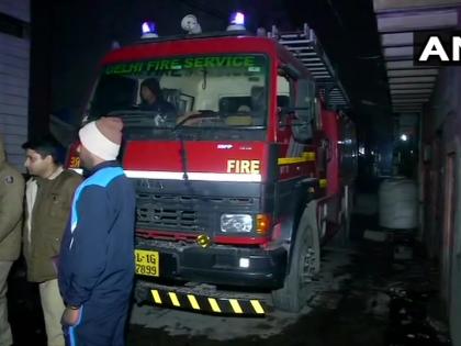 Delhi: 9 people have died after a fire broke out in a cloth godown in Kirari | दिल्ली में भीषण हादसा, किराड़ी में कपड़े गोदाम में लगी आग, 9 की मौत, दस घायल Delhi: 9 people have died after a fire broke out in a cloth godown in Kirari | दिल्ली में भीषण हादसा, किराड़ी में कपड़े गोदाम में लगी आग, 9 की मौत, दस घायल