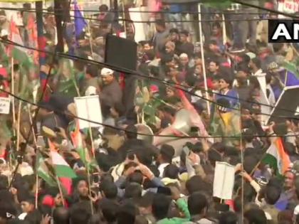 CAA Protest: Violent protests, sabotage, rail and road traffic stopped in Delhi after UP, Delhi | CAA Protest: दिल्ली, यूपी के बाद बिहार में हिंसक प्रदर्शन, तोड़फोड़, रेल एवं सड़क यातायात थमा