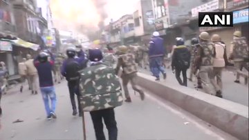 Kanpur: Protesters pelt stone at police, and police fire tear gas shells during protest against #CitizenshipAmendmentAct in Yateem Khana Police Station area. | CAA Protest: कानपुर और रामपुर में हिंसा, सपा विधायक अमिताभ बाजपेयी अरेस्ट, पुलिस पर पथराव Kanpur: Protesters pelt stone at police, and police fire tear gas shells during protest against #CitizenshipAmendmentAct in Yateem Khana Police Station area. | CAA Protest: कानपुर और रामपुर में हिंसा, सपा विधायक अमिताभ बाजपेयी अरेस्ट, पुलिस पर पथराव