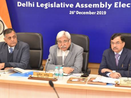 Chief Election Commissioner Sunil Arora, Election Commissioners Ashok Lavasa and Sushil Chandra reviewed poll preparedness for Delhi assembly elections at Election Commission of India Headquarters | दिल्ली विधानसभा चुनावः तैयारियां पूरी, आयोग ने की समीक्षा, 11 फरवरी से पहले इलेक्शन की संभावना