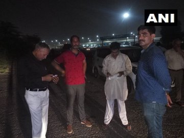 Delhi: 50 thousand prized arson arrested after encounter in Ghazipur mandi | दिल्ली: गाजीपुर मंडी में हुई मुठभेड़ के बाद 50 हजार का ईनामी बदमाश गिरफ्तार