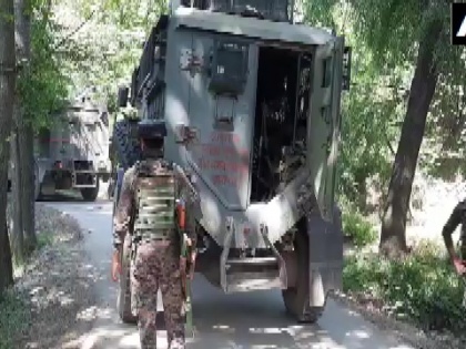 Jammu and Kashmir Two terrorists piled Avantipora and Sopore search operation continues mosque | अवंतीपोरा और सोपोर में दो आतंकी ढेर, सर्च ऑपरेशन जारी, मस्जिद की घेराबंदी