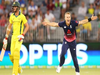 tom curran 5 wickets england beat australia perth 5th one day by 12 runs | इंग्लैंड के इस नए गेंदबाज के कहर से पस्त हुए कंगारू, पांचवें वनडे में 12 रनों से हार