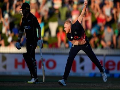 england vs new zealand 1st odi match report ross taylor century ben stokes fails to impress | NZ Vs Eng: बेन स्टोक्स वापसी पर नहीं कर सके कोई कमाल, रॉस टेलर के शतक से जीता न्यूजीलैंड