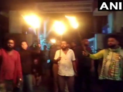 Movement in many parts of the country in support of JNU, learn which university students took to the road | JNU के सपोर्ट में देश के कई हिस्सों में हो रहा आंदोलन, जानें किन यूनिवर्सिटी के छात्र सड़क पर उतर कर रहे हैं विरोध Movement in many parts of the country in support of JNU, learn which university students took to the road | JNU के सपोर्ट में देश के कई हिस्सों में हो रहा आंदोलन, जानें किन यूनिवर्सिटी के छात्र सड़क पर उतर कर रहे हैं विरोध