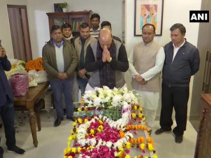 Delhi: Defence Minister Rajnath Singh pays tribute to senior NCP leader & former MP, DP Tripathi. | डीपी त्रिपाठी के निधन पर नेताओं ने कहा- सलाहकार, मार्गदर्शक और दोस्त खो दिया, रक्षा मंत्री राजनाथ सिंह ने दी श्रद्धांजलि Delhi: Defence Minister Rajnath Singh pays tribute to senior NCP leader & former MP, DP Tripathi. | डीपी त्रिपाठी के निधन पर नेताओं ने कहा- सलाहकार, मार्गदर्शक और दोस्त खो दिया, रक्षा मंत्री राजनाथ सिंह ने दी श्रद्धांजलि