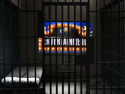 Yogi Government announced 900 'LED TV' for prisoners entertainment in up jail, 900 | यूपी: योगी सरकार का कैदियों को तोहफा, प्रदेश की जेलों में लगेंगे 900 'LED TV'