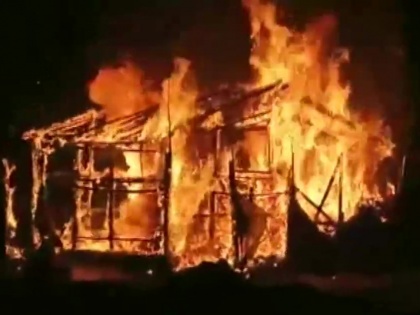 Asansol: A BJP office in Salanpur village was set ablaze last night. BJP has alleged that TMC is behind the incident. Police has begun investigation. #WestBengal | बंगाल: आसनसोल में कुछ लोगों ने BJP कार्यालय में लगाई आग, TMC पर लगा आरोप