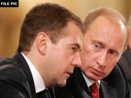 Russian Prime Minister Dmitry Medvedev submitted his resignation to President Vladimir Putin | रूसी सरकार ने दिया इस्तीफा, राष्ट्रपति पुतिन से मिले पीएम दमित्री मेदवेदेव, जानिए क्या है कारण