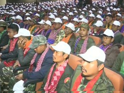 1,615 people of NDFB faction surrender, separate Bodoland were involved in demand, Assam CM included in mainstream | NDFB गुट के 1,615 लोगों ने किया आत्मसमर्पण, अलग बोडोलैंड मांग में थे शामिल, 4,800 हथियार सौंपे