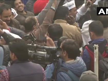 Delhi Assembly Elections Results: AAP hat-trick, start ringing in office, activist said - this time Delhi, next time India | Delhi Assembly Elections Results: आप की हैट्रिक, कार्यालय में बजने लगे नगाड़े, कार्यकर्ता बोले-इस बार दिल्ली, अगली बार भारत Delhi Assembly Elections Results: AAP hat-trick, start ringing in office, activist said - this time Delhi, next time India | Delhi Assembly Elections Results: आप की हैट्रिक, कार्यालय में बजने लगे नगाड़े, कार्यकर्ता बोले-इस बार दिल्ली, अगली बार भारत