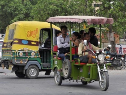 RevFin partners with Saera Electric for e-rickshaw lending | रेवफिन का ई- रिक्शा क्षेत्र में 200 करोड़ रुपये वित्तपोषण का लक्ष्य
