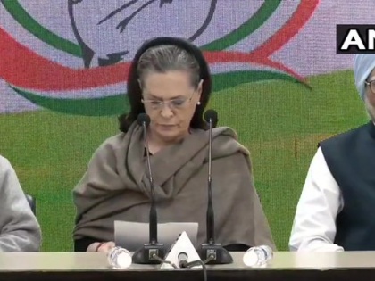 Delhi: Congress Interim President Sonia Gandhi addresses the media | दिल्ली हिंसाः सोनिया गांधी ने गृह मंत्री अमित शाह से मांगा इस्तीफा, केंद्र सरकार से पूछे पांच सवाल