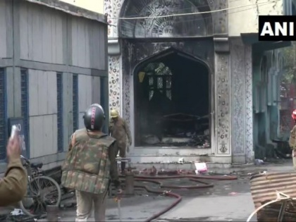 North East Delhi violence: 21 deaths in Guru Teg Bahadur Hospital and 1 death in Lok Nayak Jai Prakash Narayan Hospital | दिल्ली हिंसा: अब तक 22 लोगों की मौत, 190 लोग अस्पलाल में भर्ती, शाहदरा डीसीपी अमित शर्मा की हालत ठीक, खतरे से बाहर