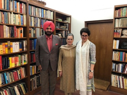 Navjot Singh Sidhu Surfaces, Meets Sonia Gandhi & Priyanka Presents 'Punjab Roadmap' | पंजाब सीएम अमरिंदर सिंह से नाराज चल रहे नवजोत सिंह सिद्धू, सोनिया और प्रियंका गांधी से मिले, रोडमैप साझा की
