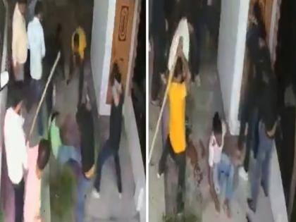 Man Brutally Assaulted Using Rods & Sticks By Goons Outside Etawah House, CCTV Footage Goes Viral | VIDEO: इटावा में घर के बाहर गुंडों ने रॉड और डंडों से एक आदमी पर बेरहमी से पीटा, परेशान करने वाला CCTV फुटेज वायरल