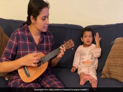 toddler joins her mom on the song agar tum sath ho cutness overloaded | 'अगर तुम साथ हो...' बच्ची ने ऐसा गाया गाना कि लोग सुनकर रह गए हैरान, वीडियो वायरल