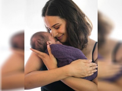 Evelyn Sharma Shares Thoughts On Breastfeeding | एवलिन शर्मा ने बेटी संग फोटो शेयर कर किया 'क्लस्टर फीडिंग' का जिक्र, जानिए क्या है इसका मतलब