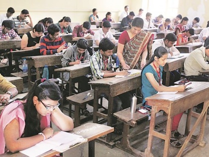 UGC order university admissions final year examinations should be conduct till 31st August | UGC ने विश्वविद्यालयों को दिए निर्देश, 31 अगस्त तक कराएं फाइनल ईयर की परीक्षाएं, जानें कारण