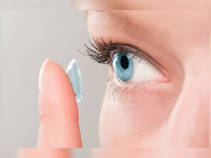 Monsoon Eye Care Contact lenses increase the risk of infection during the monsoon season follow these tips for eye care | Monsoon Eye Care: मानूसन के मौसम में कॉन्टैक्ट लेंसेज से बढ़ता है इन्फेक्शन का खतरा, आंखों की देखभाल के लिए फॉलो करें ये टिप्स