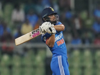 M S Dhoni's advice made Rinku Singh a finisher India-Australia T20I | धोनी की एक सलाह ने रिंकू सिंह को बना दिया 'फिनिशर', अब लगाते हैं आखिरी ओवरों में ताबड़तोड़ छक्के