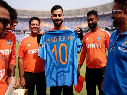 Sachin Tendulkar gifts Virat Kohli his signed jersey from his last ODI IND vs AUS World Cup 2023 final | IND vs AUS: सचिन तेंदुलकर ने विराट कोहली को भेंट की खास जर्सी, महामुकाबले के लिए संदेश भी भेजा
